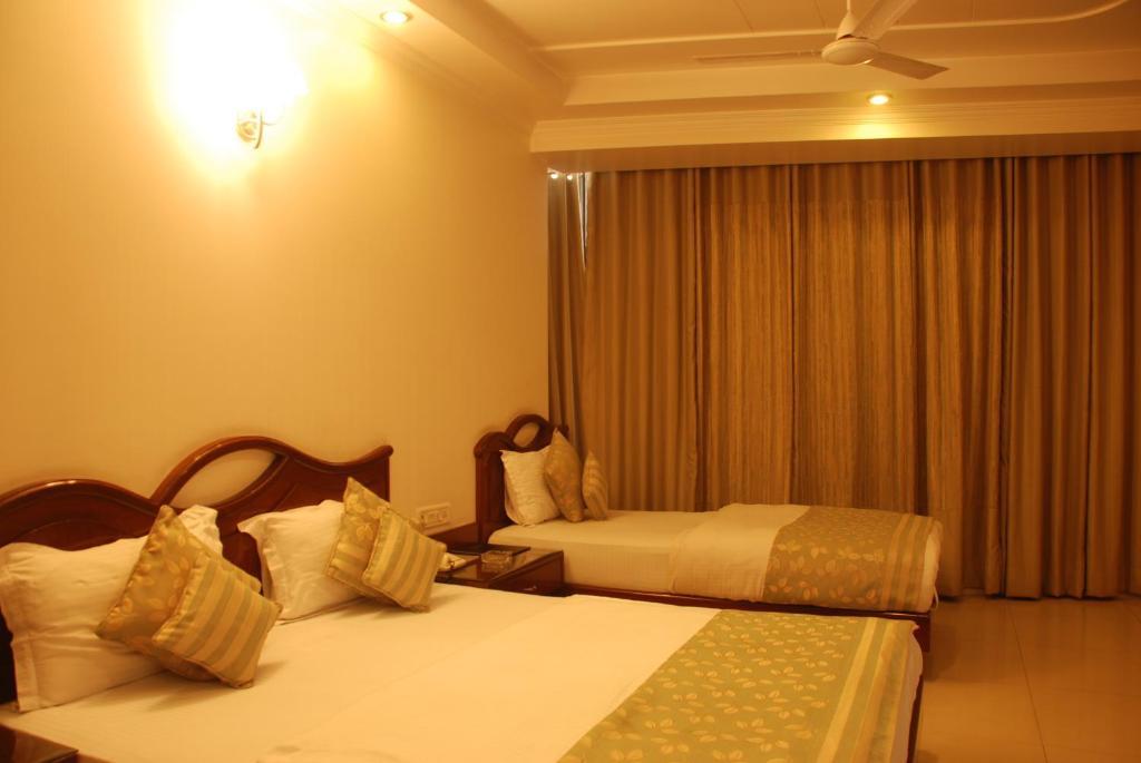 Hotel Shipra International New Delhi Room photo